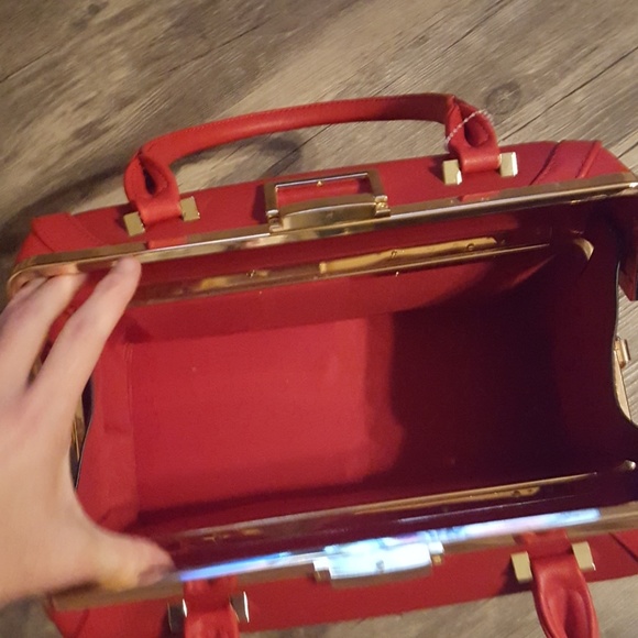 Never used unique purse.. one of a kind - Picture 2 of 3