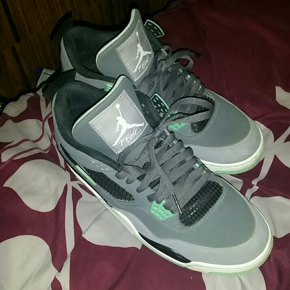 Jordan green glow retro 4's