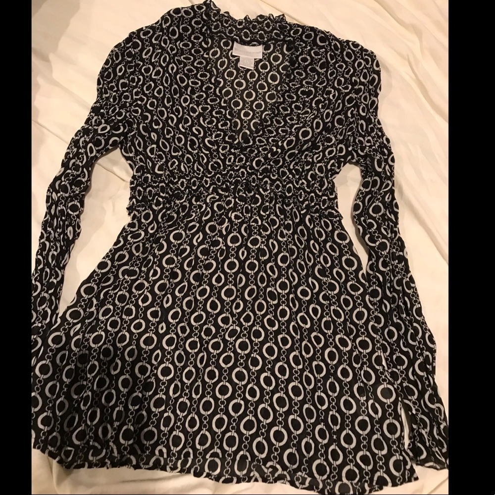 Cute black and white top