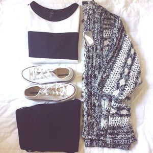 NWT F21 Black White Cardigan Size XS