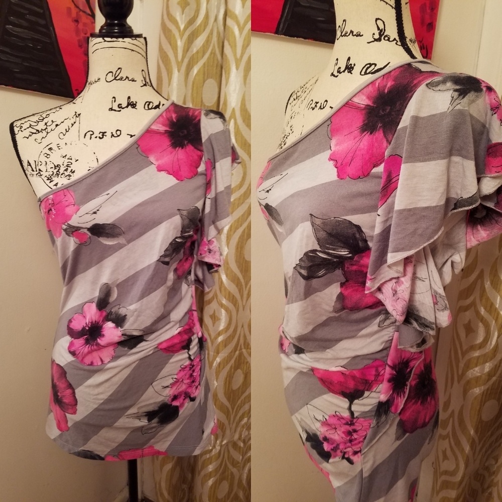 Cute Floral Grey & Pink Top