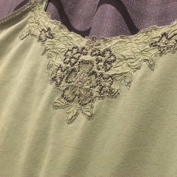 Plus size avenue top - Picture 2 of 4