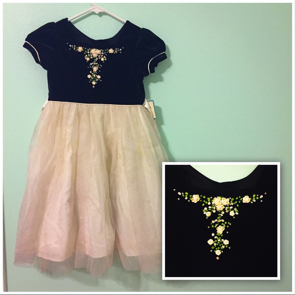 Formal dress . 5T . Black White . Glitter . Floral