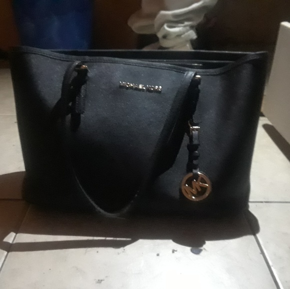 michael kors - Picture 2 of 3