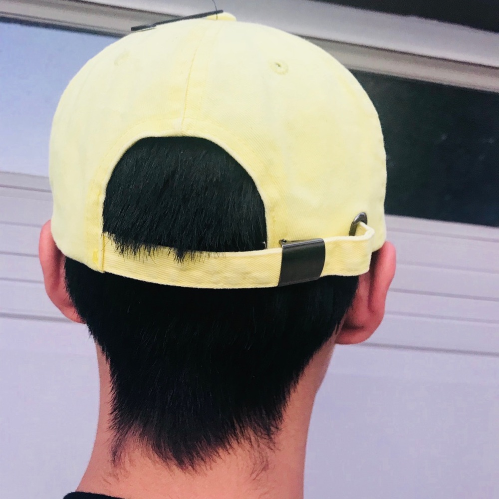 Yellow hat - Picture 3 of 5