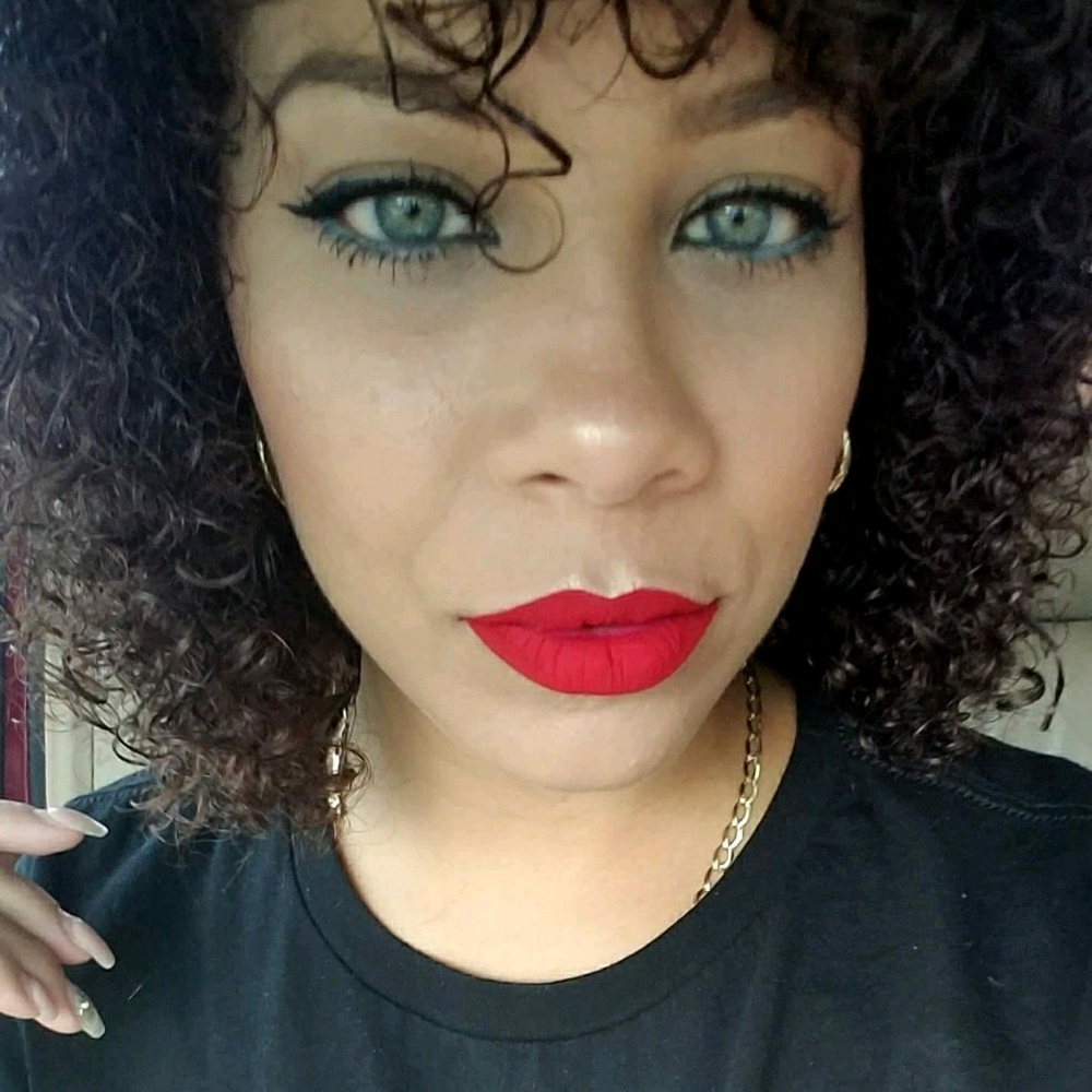 Meet your Posher, Odalis