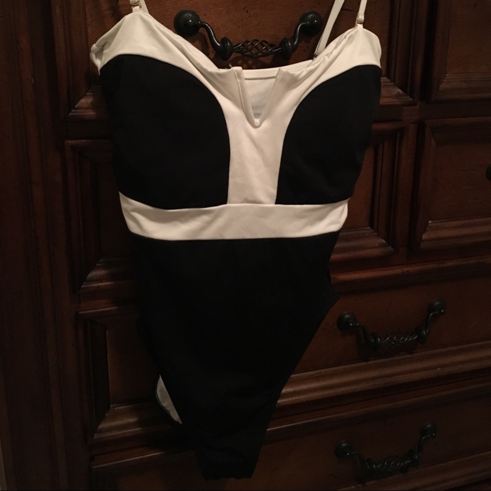 LA Blanca One piece Swimsuit