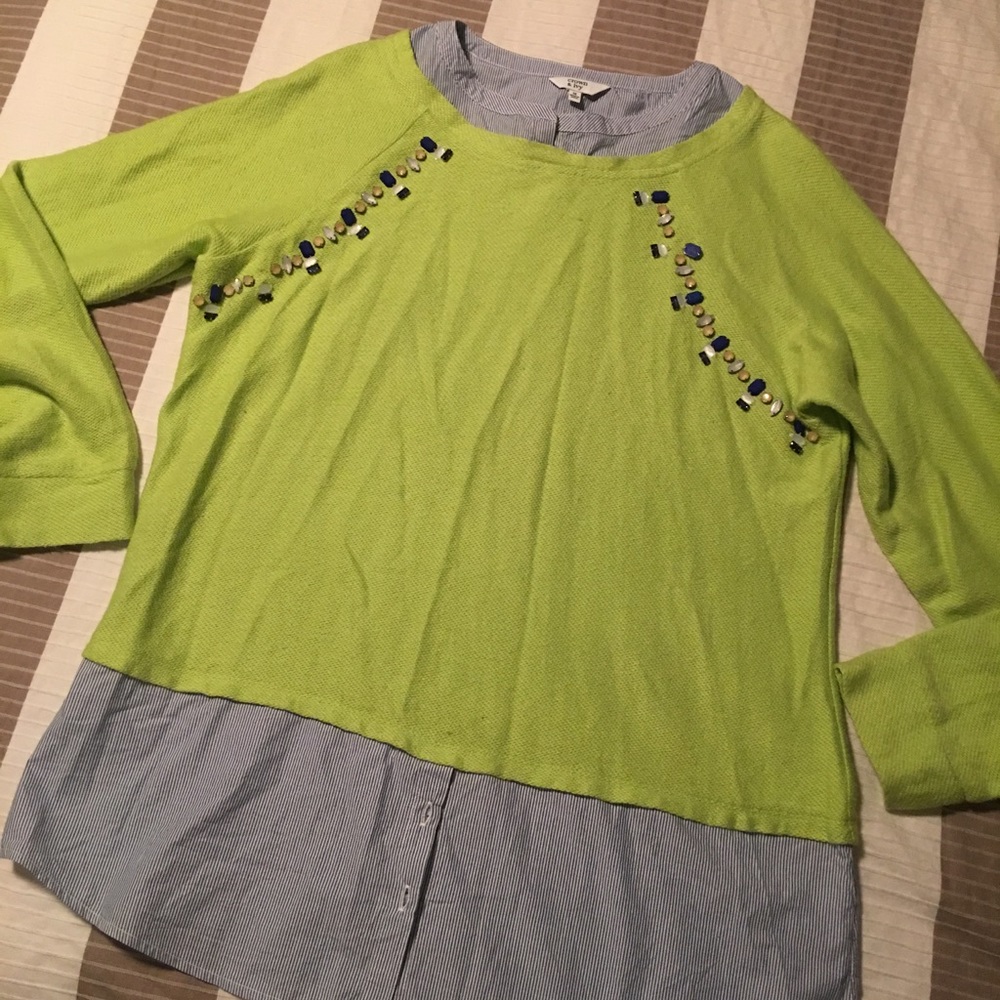 Crown & Ivy 💚 Bright Green shirt tail sweater