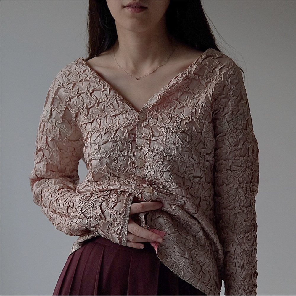 Crease-wrinkled reversible shirt