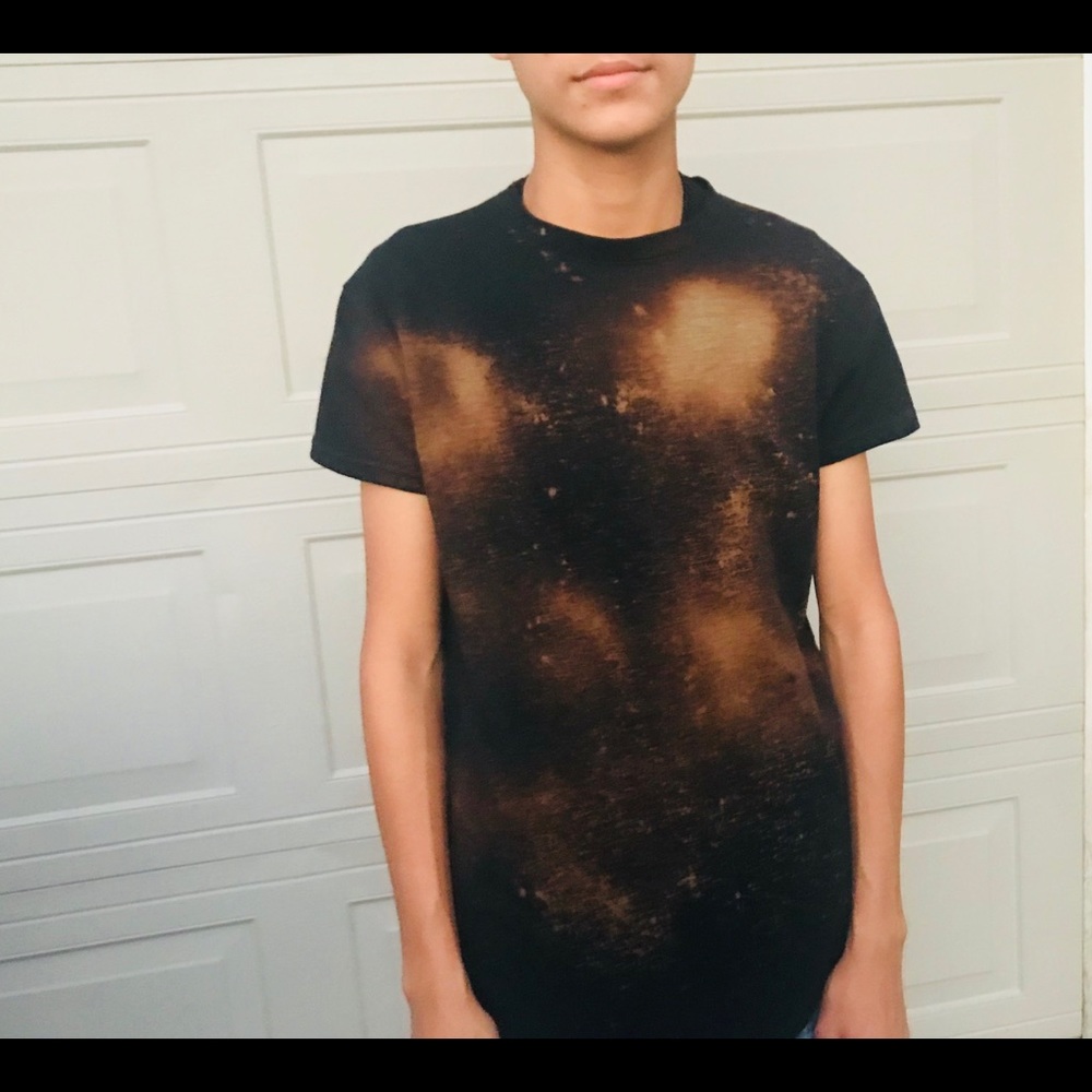 " Bleach dyed" zipper side tshirt