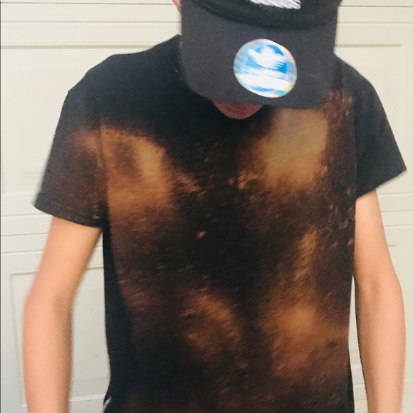 " Bleach dyed" zipper side tshirt - Picture 2 of 7