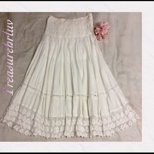 🌟Maxi Tube top Dress🌟 Possibly use as a White Skirt 🌟