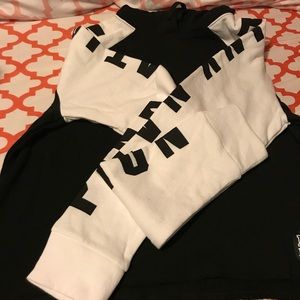 Reserved pink outfit