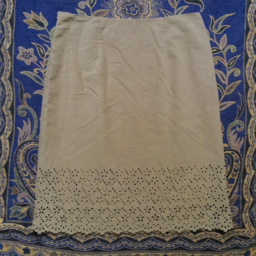 Guess Faux Suede Skirt W/ Cutout Flowers