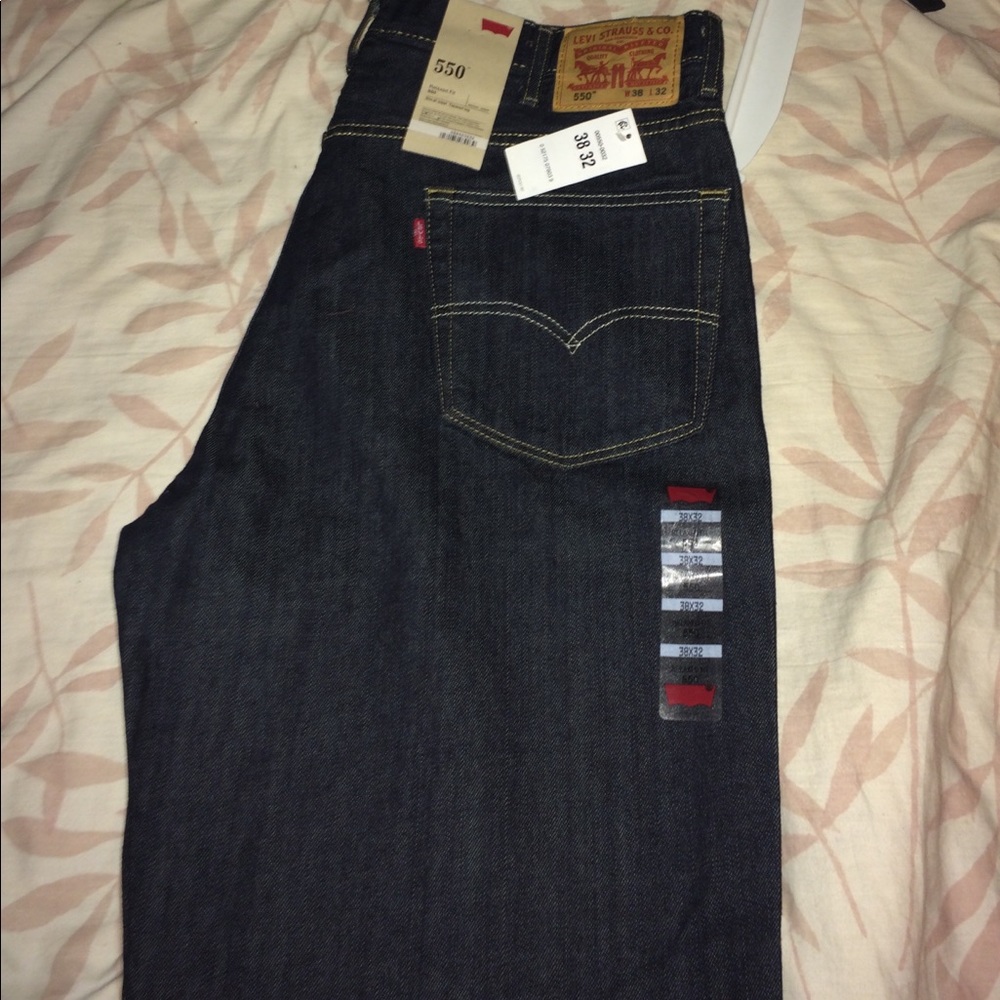 Dark blue levi jeans