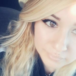 Meet your Posher, Yesenia