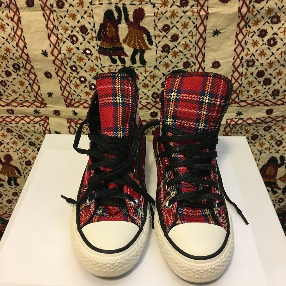 Like New Plaid Converse