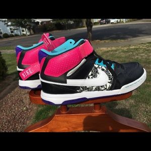 Nike Women High Tops Basketball Shoes Size 8.5