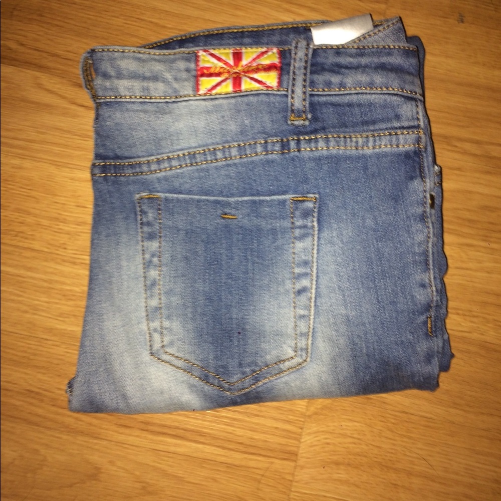 Distressed Skinny Jeans