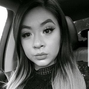 Meet your Posher, Cassandra