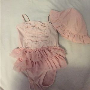 Old navy swim suit and hat bundle