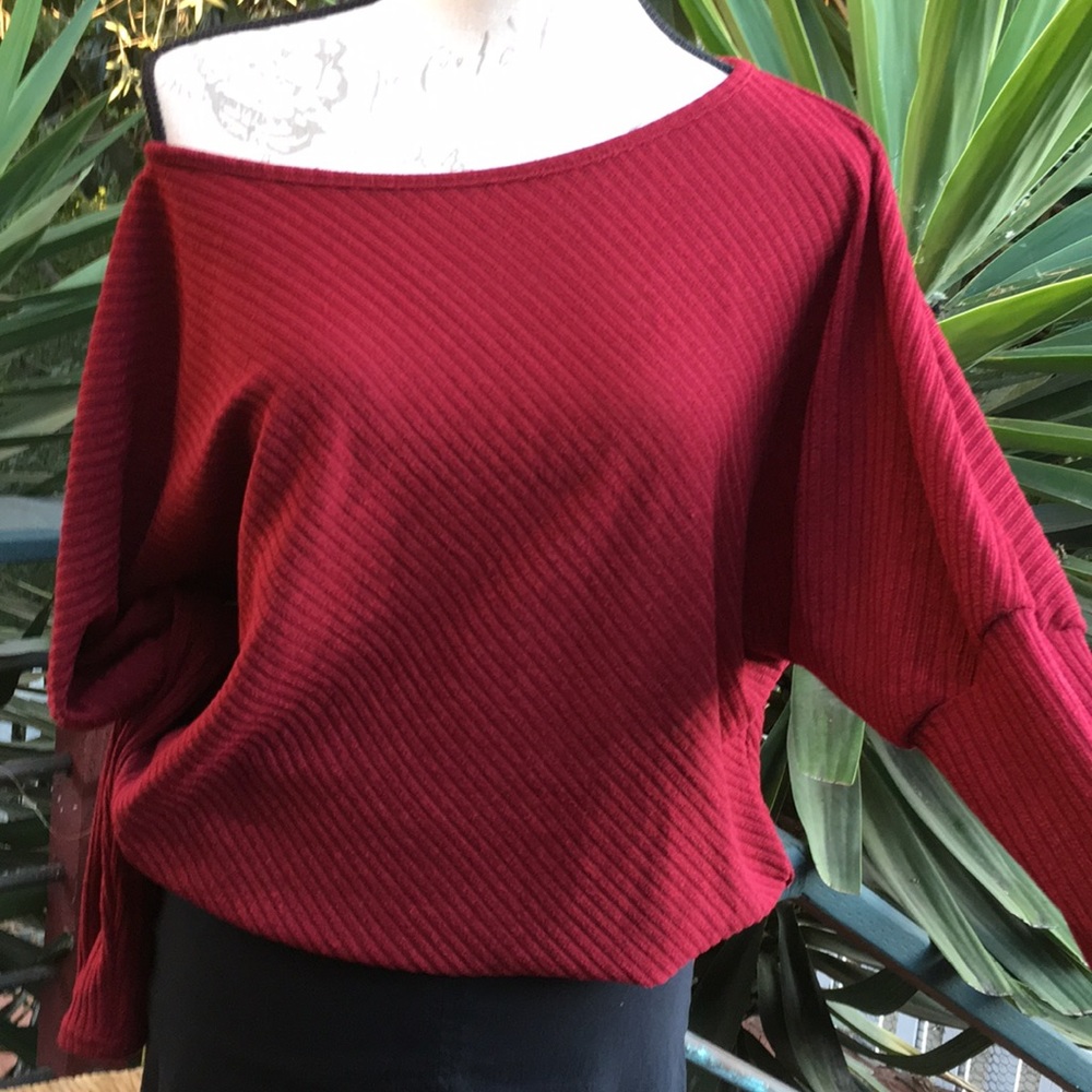 New! Sexy Off Shoulder Sweater - Picture 4 of 5