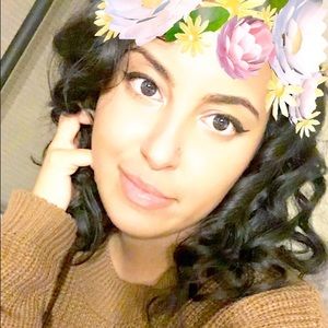 Meet your Posher, Stephany