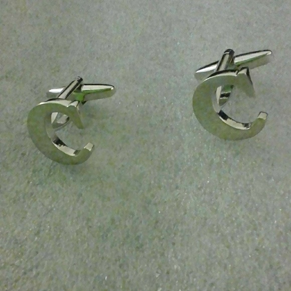 Cuff links intials " H"NWOT $19+ French cuff shirt - Picture 3 of 8