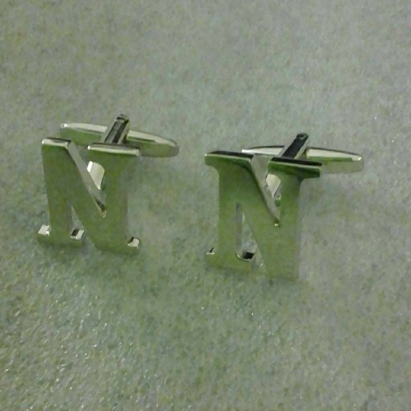 Cuff links intials " H"NWOT $19+ French cuff shirt - Picture 8 of 8