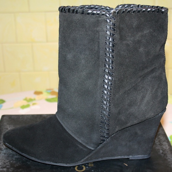 Black Whipstitched Suede Wedged Ankle Boot NIB - Picture 5 of 8