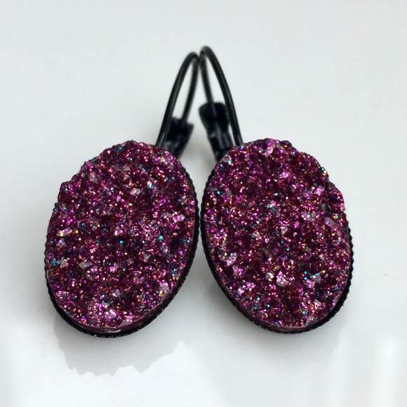 3/$20⚡️Magenta Glitter Faux Druzy earrings - Picture 2 of 6