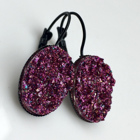 3/$20⚡️Magenta Glitter Faux Druzy earrings - Picture 3 of 6