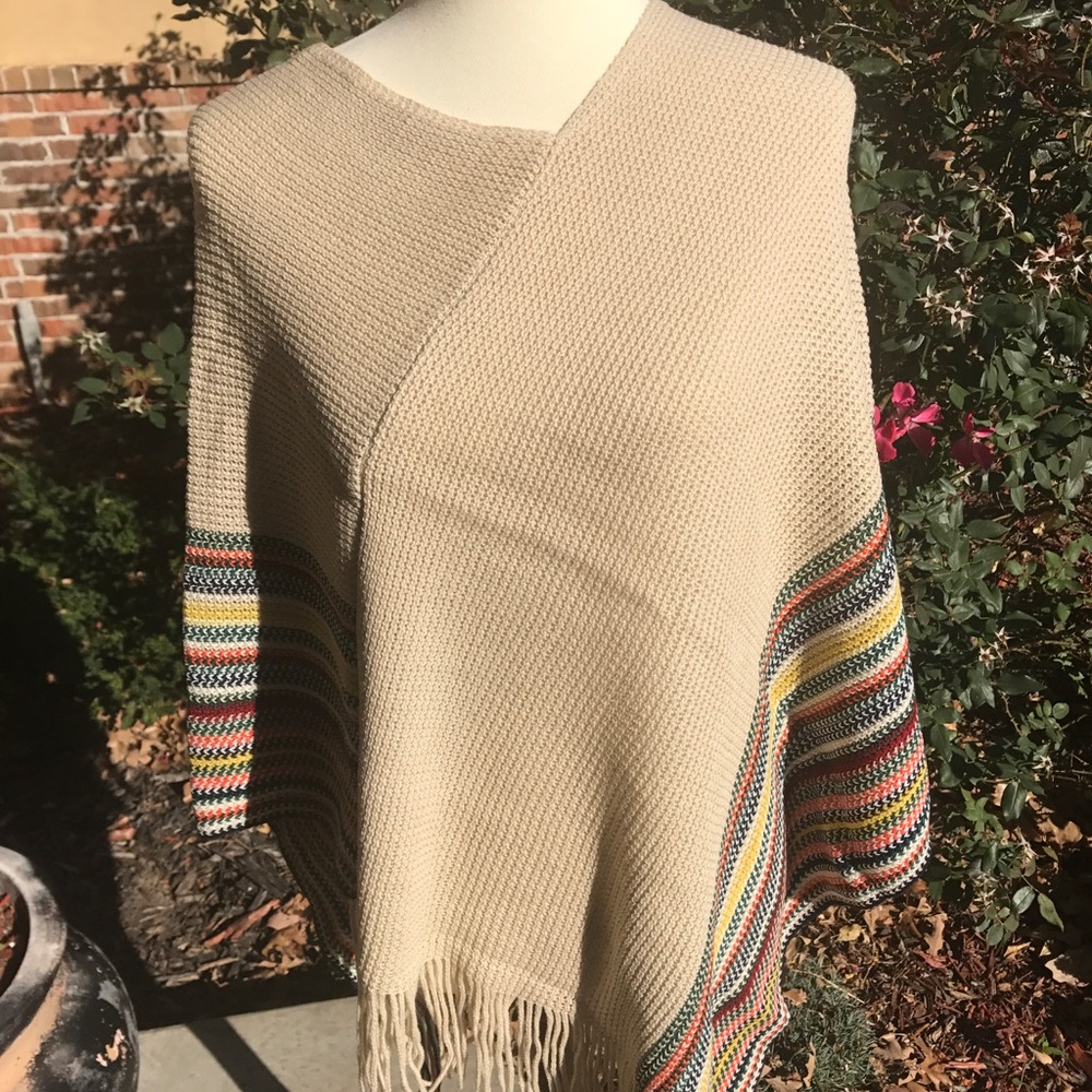 ❤️ HP ❤️ Sale! 1 left! Colorful poncho OSFM - Picture 5 of 8