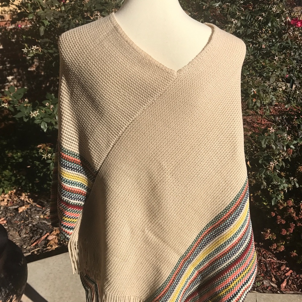 ❤️ HP ❤️ Sale! 1 left! Colorful poncho OSFM - Picture 6 of 8