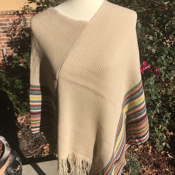 ❤️ HP ❤️ Sale! 1 left! Colorful poncho OSFM - Picture 5 of 8