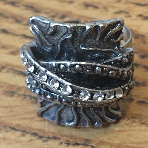 Two Metal Silver & Crystal Adjustable Rings - Picture 4 of 4