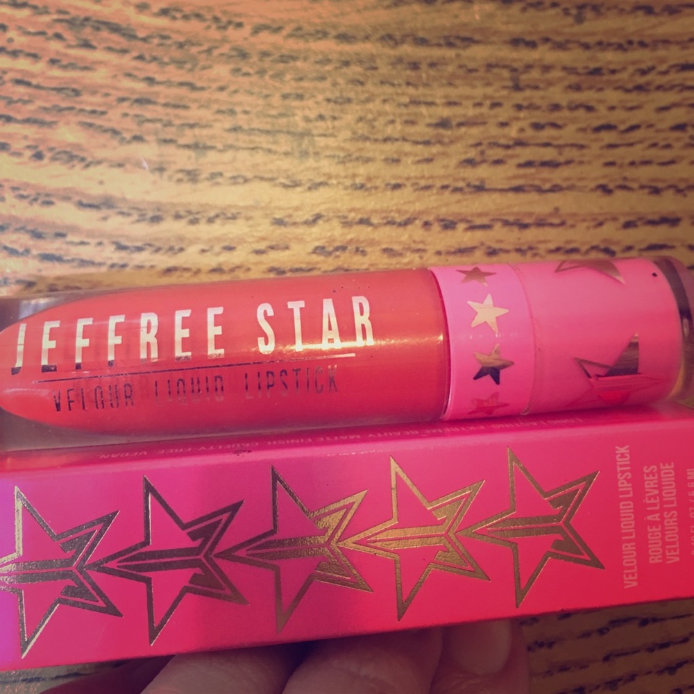 Jeffree Star Velour Liquid Lipstick/Lush Lip scrub
