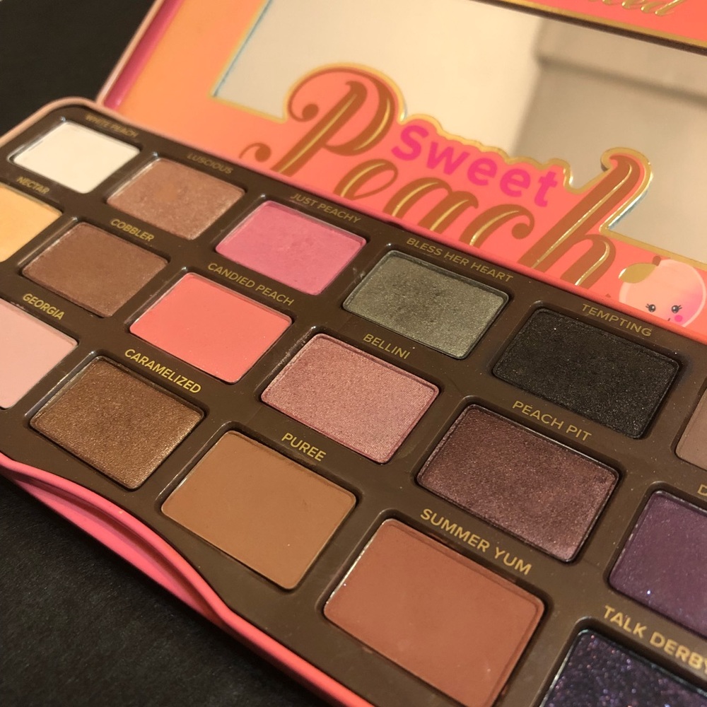 Too faced peach palette