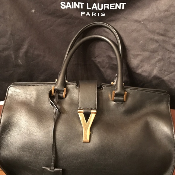 Yves Saint Laurent - Picture 1 of 7