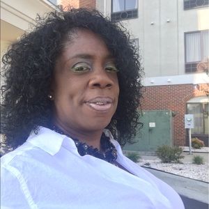 Meet your Posher, Tesa