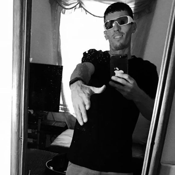 Meet your Posher, Josh - Picture 1 of 1