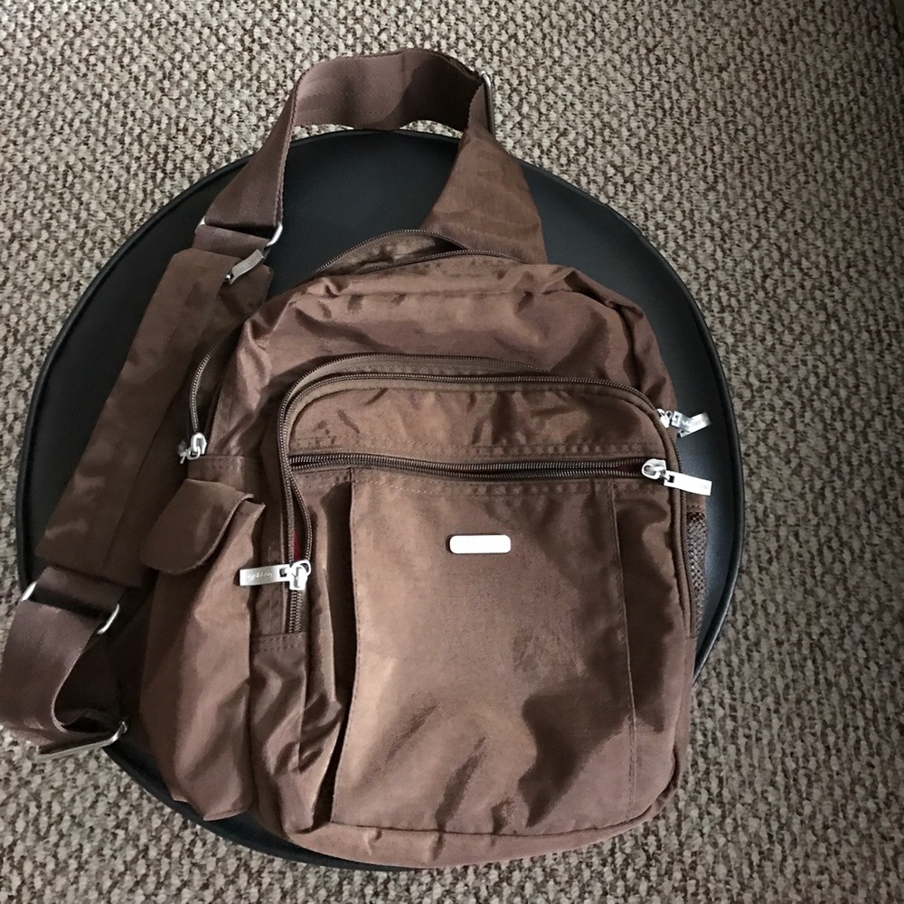 Baggallini back pack