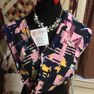 🦄 NWT LuLaRoe leggings pattern with black & pink
