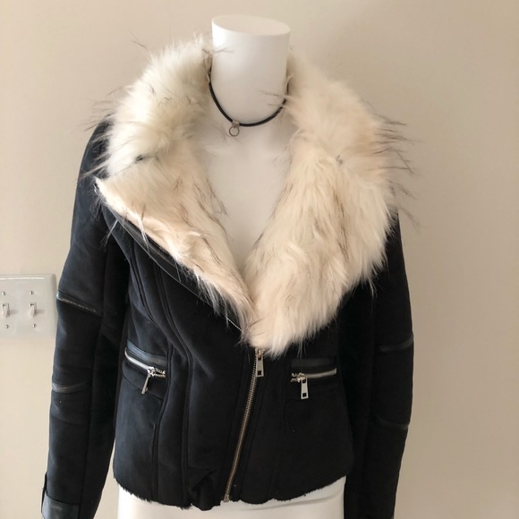 Black Crop Jacket w Fake Fur Collar - Picture 1 of 1