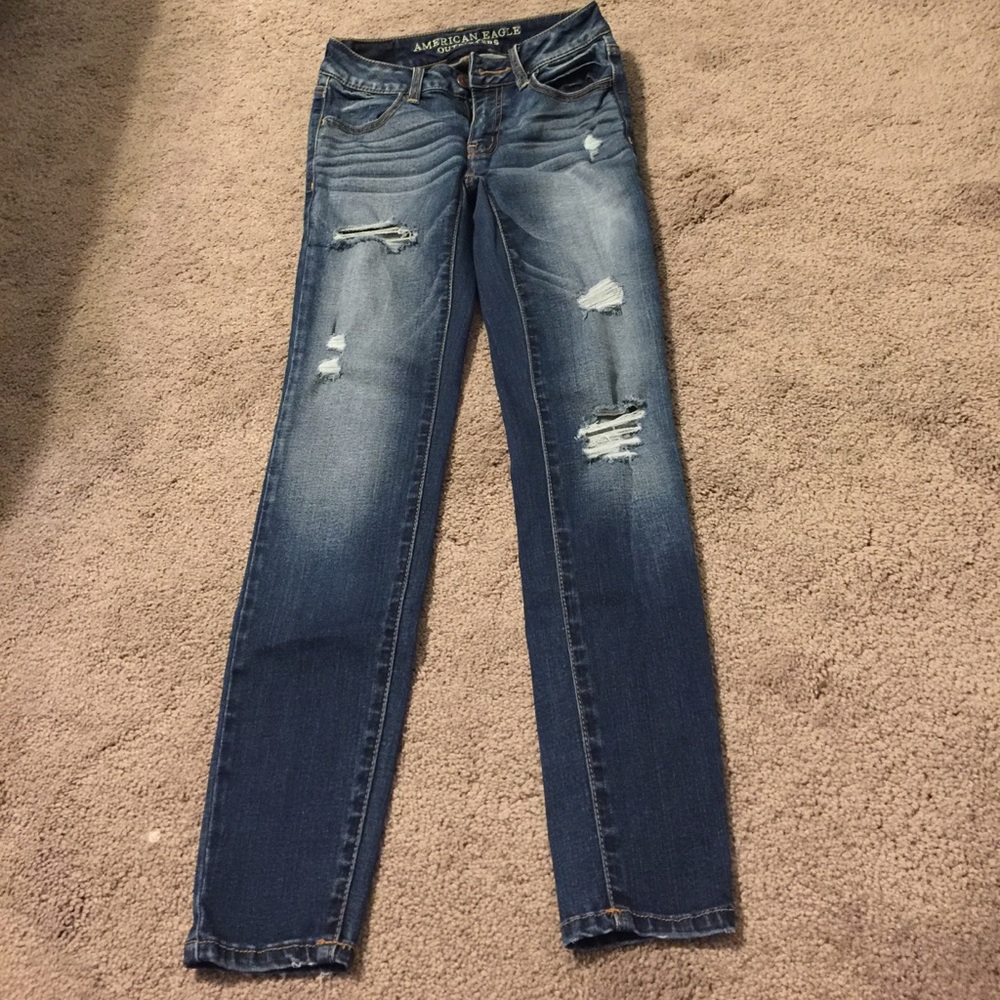 AEO distressed jegging