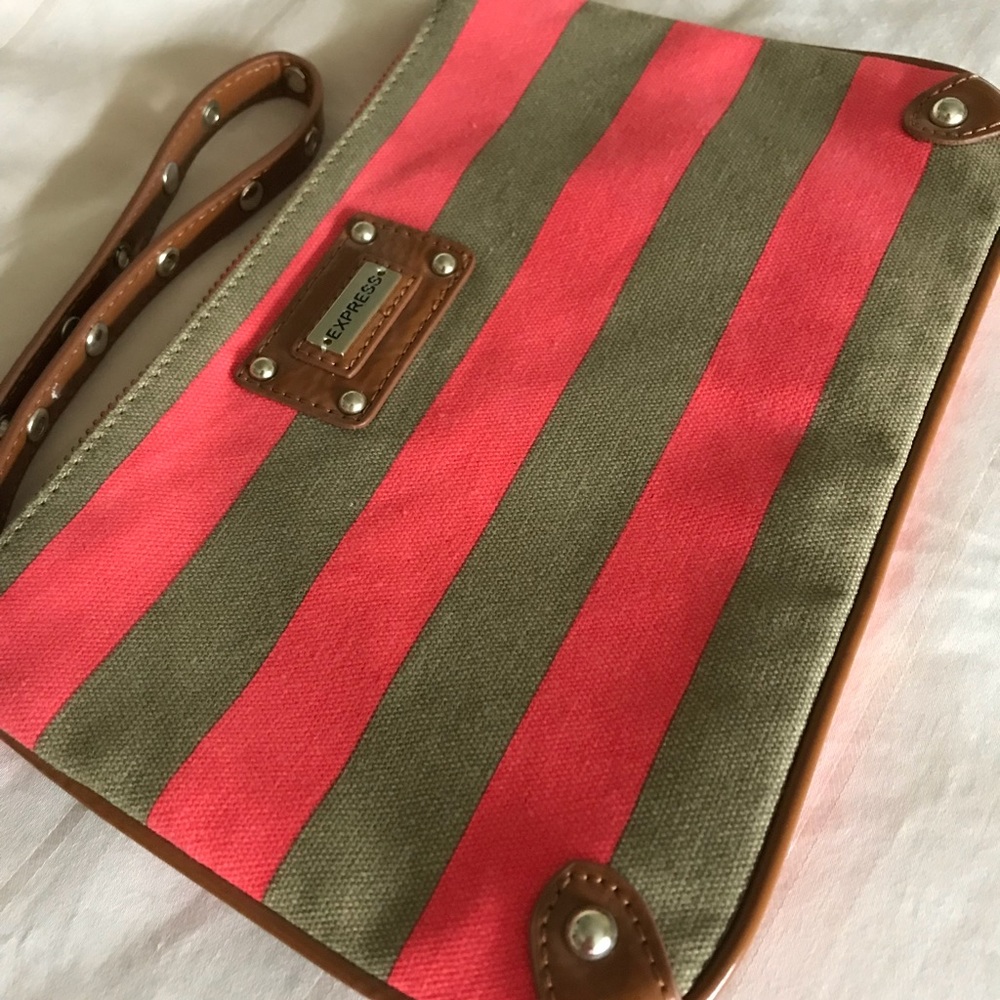 Wristlet