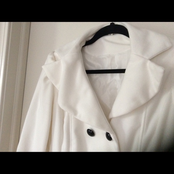 White light material coat. - Picture 2 of 4