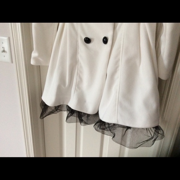 White light material coat. - Picture 3 of 4
