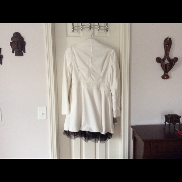 White light material coat. - Picture 4 of 4