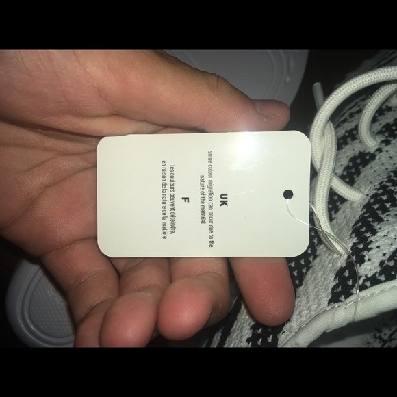 Adida Yeezy Boost 350 v2 Size 9.5 - Picture 6 of 8